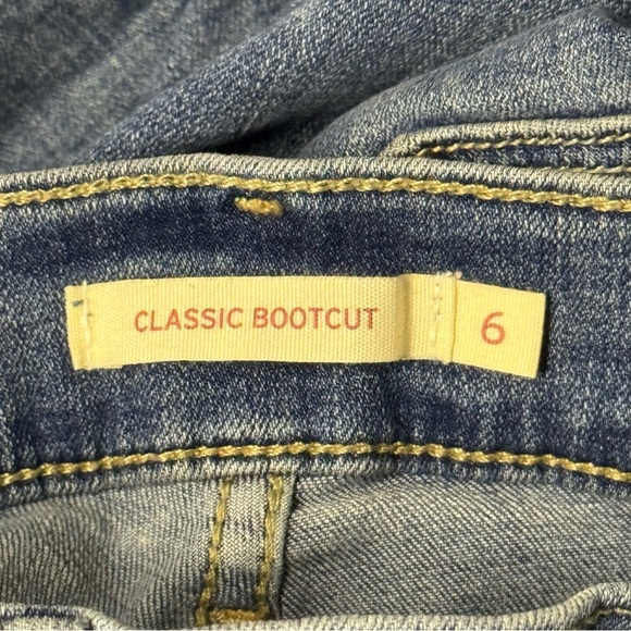 Levis Classic Bootcut Jeans in Slate Medium Wash - Picture 6 of 8